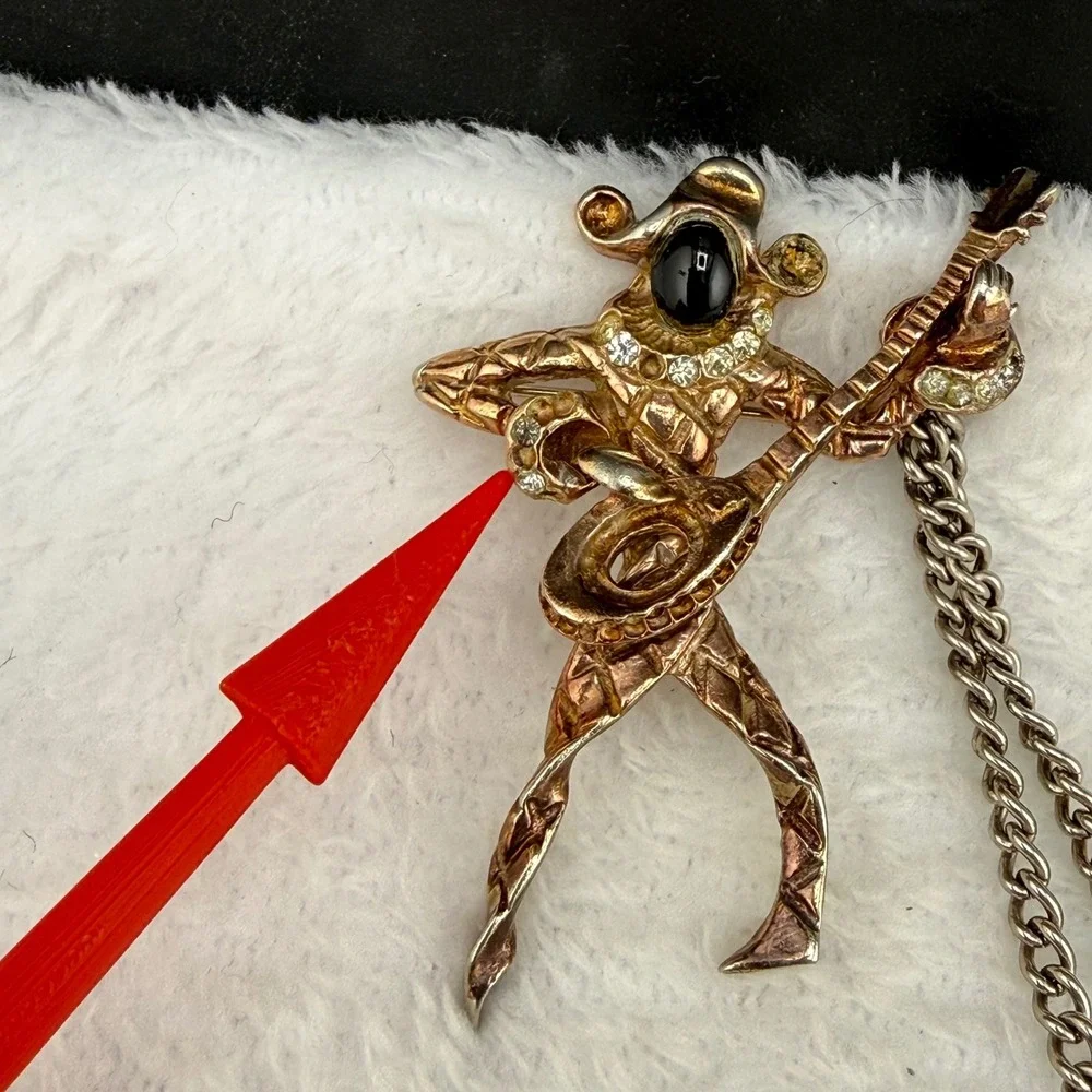 Vintage Chatelaine Brooch Mandle? Musician Gold Tone Rhinestone Music Note